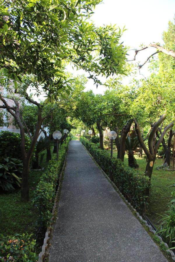 Residenza Caserta Sud - Appartamento Con Giardino Extérieur photo