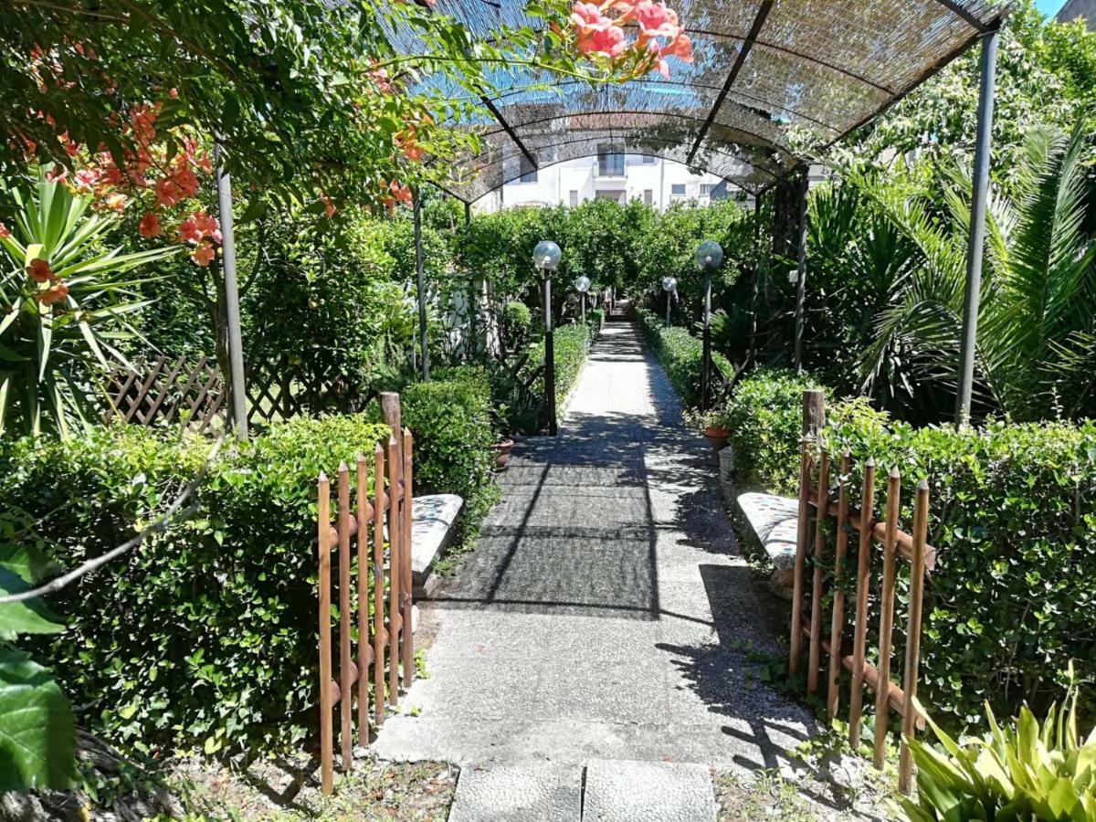 Residenza Caserta Sud - Appartamento Con Giardino Extérieur photo